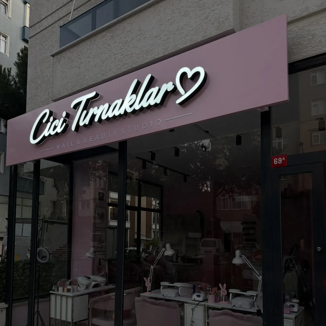Cici Tırnaklar – fotoğraf 1